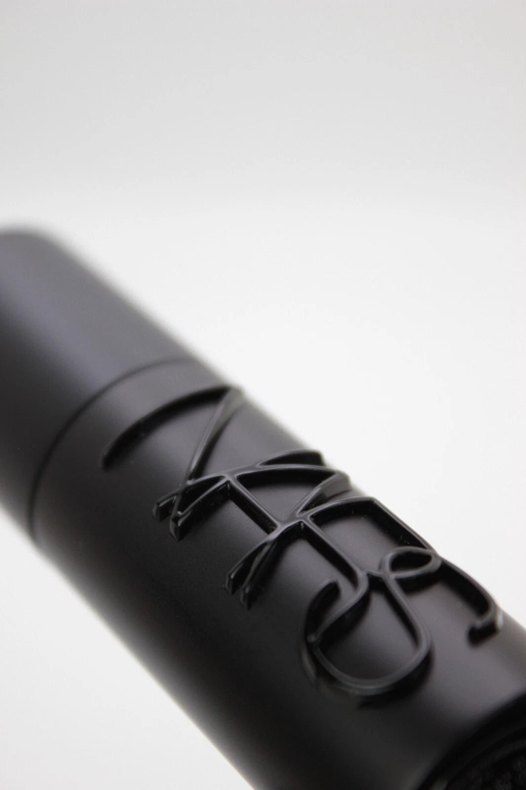 NARS Explicit Lipstick – Rouge 803 Body Heat | Ultra-Pigmented Satin Lipstick with Bold, Sculpted Color